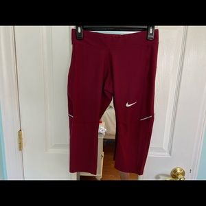 NIKE CROPPED LEGGINGS